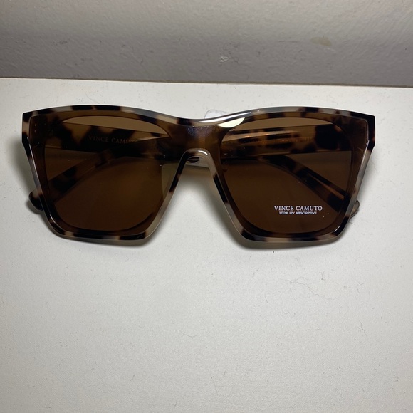 Vince Camuto leopard print sunglasses 100% UV absorptive - Picture 4 of 11